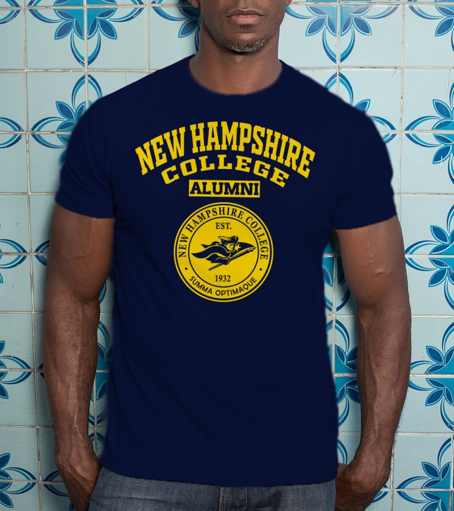 New Hampshire College Alumni Est 1932 Summa Optimaque T-Shirt
