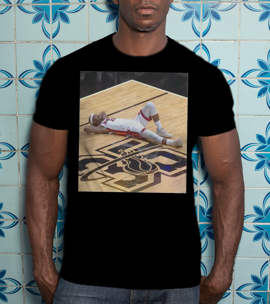 Court Culture Himmy Moments Heat Basketball Player Relaxing Iconic Court Pose T-Shirt