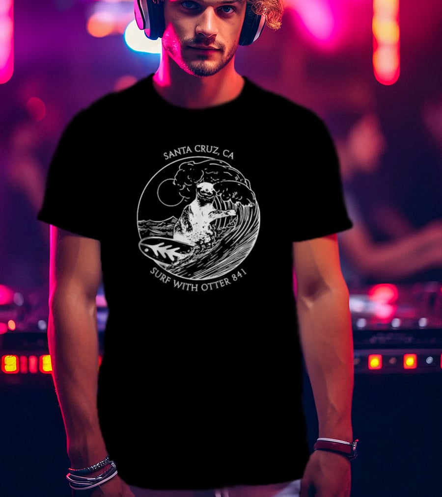 Santa Cruz CA Surf With Otter 841 Vintage Wave Crest T-Shirt