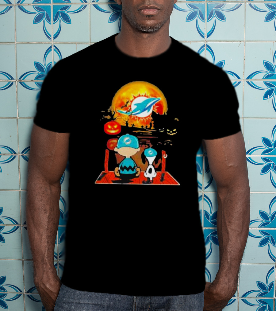 Snoopy Charlie Brown Miami Dolphins Halloween Pumpkin Moon T-Shirt