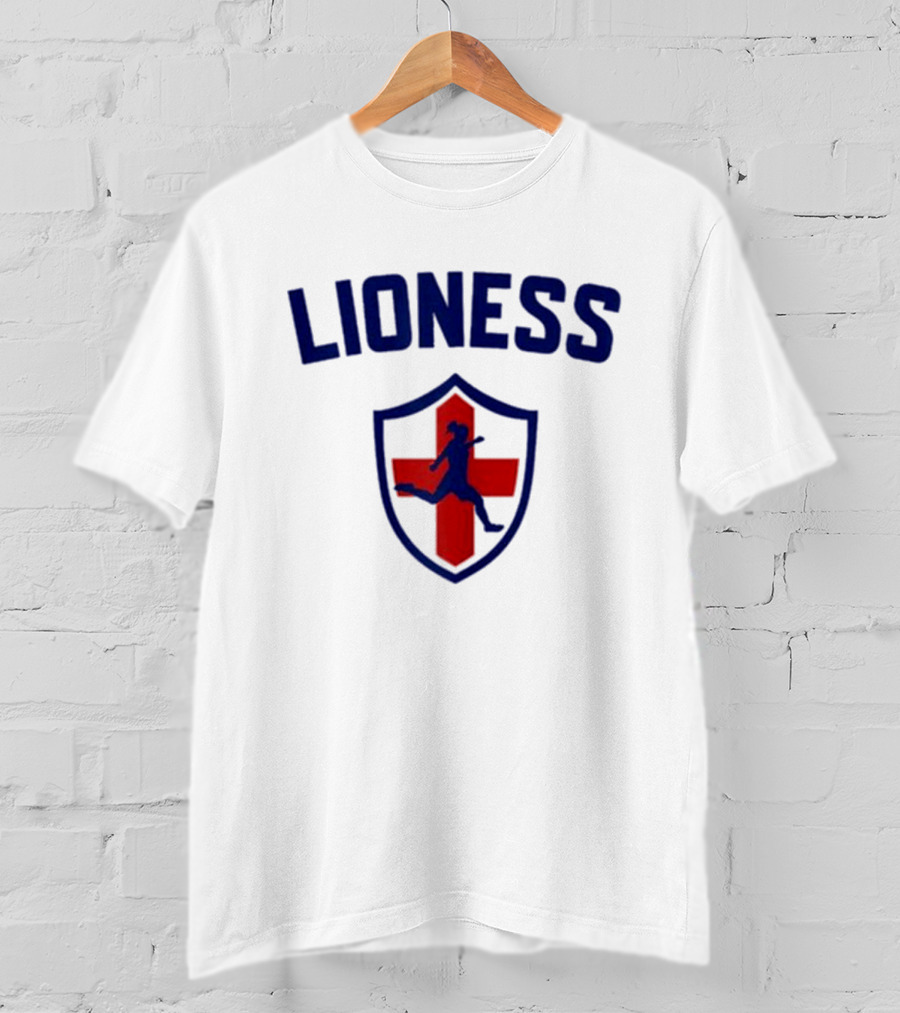 LIONESS England Team Crest Soccer Player Emblem T-Shirt