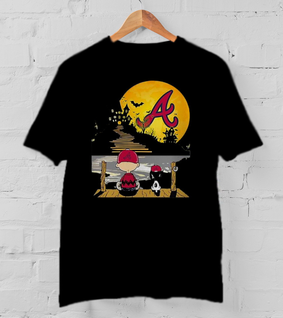 Snoopy Charlie Brown Atlanta Braves Halloween Under Moon T-Shirt