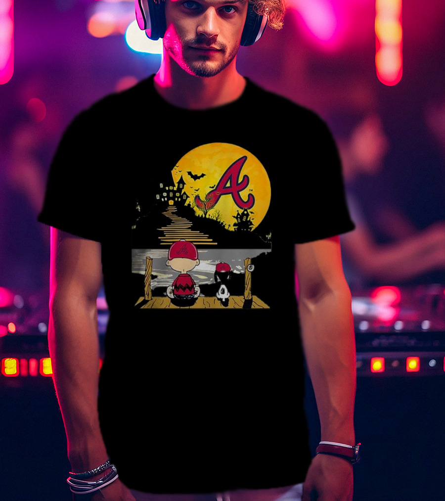 Snoopy Charlie Brown Atlanta Braves Halloween Under Moon T-Shirt