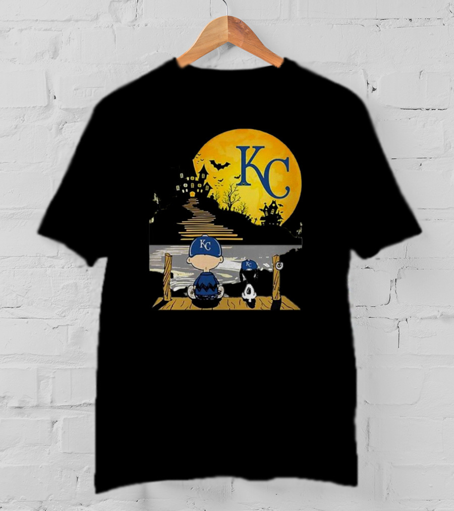 Snoopy Charlie Brown Halloween Kansas City Royals Moon Scene T-Shirt