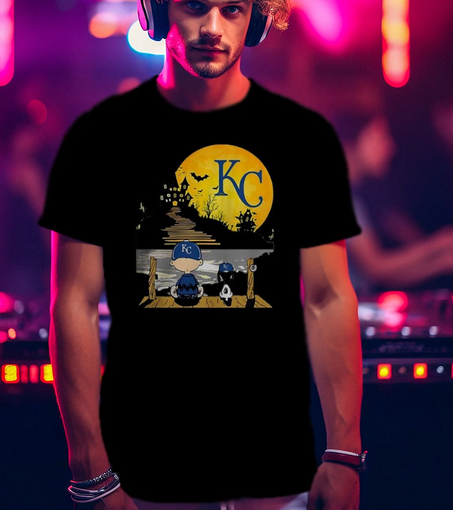 Snoopy Charlie Brown Halloween Kansas City Royals Moon Scene T-Shirt