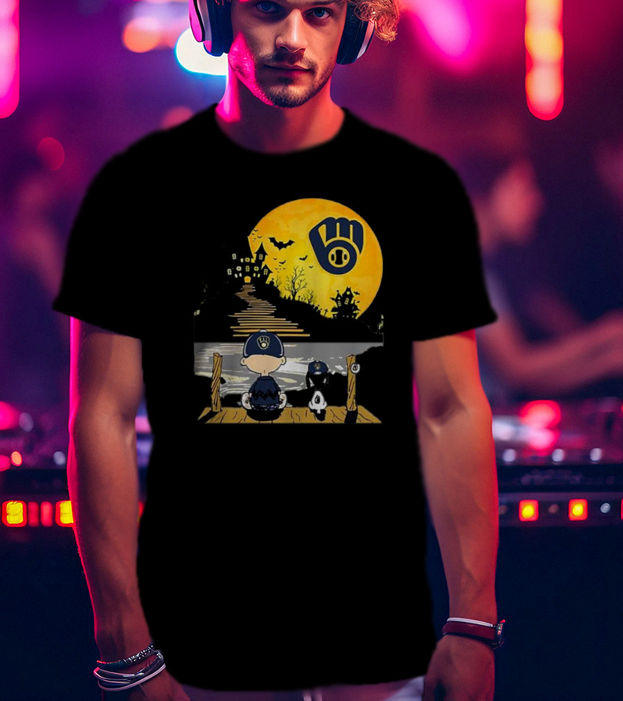 Snoopy Charlie Brown Under Moon Milwaukee Brewers Halloween Mansion Bats T-Shirt