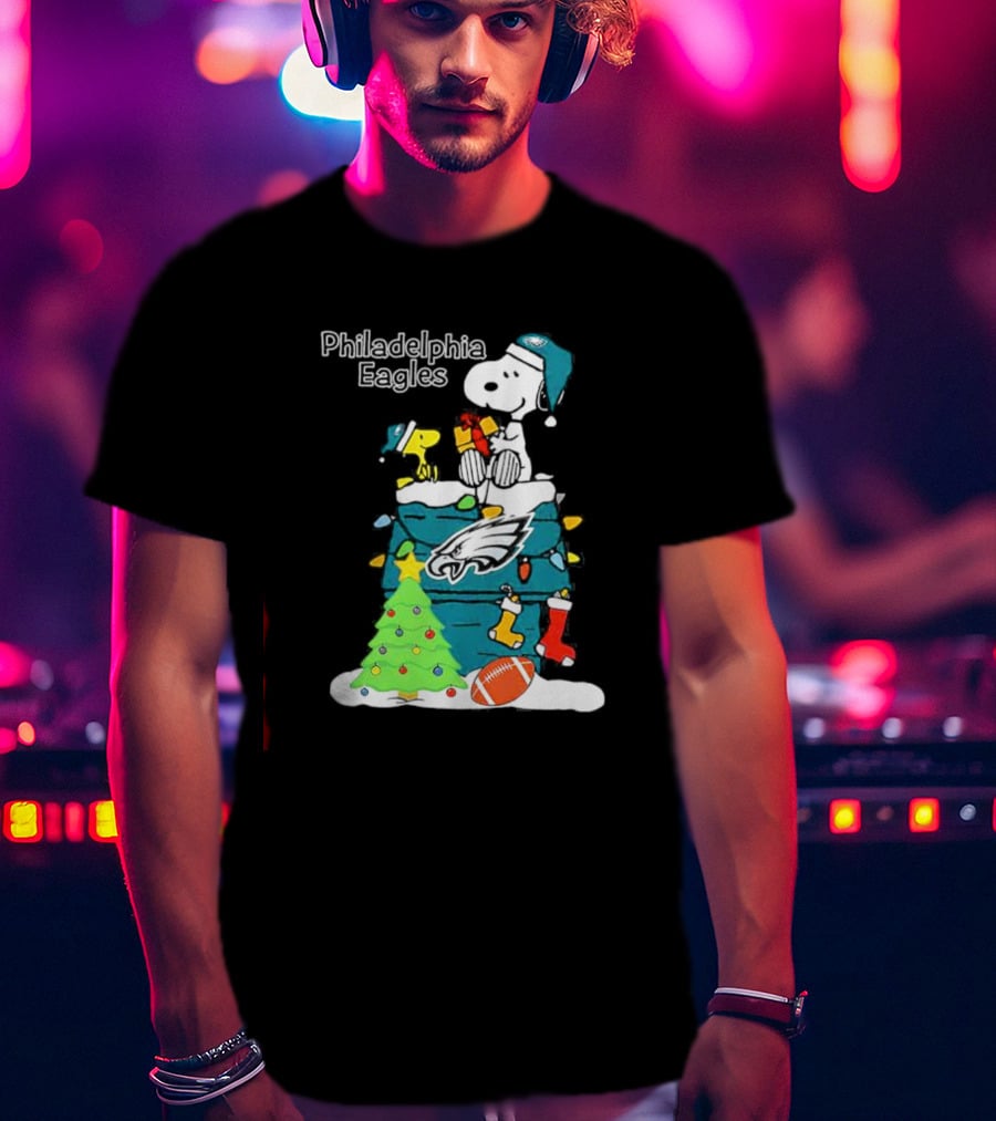 Philadelphia Eagles Christmas Snoopy With Woodstock And Football T-Shirt