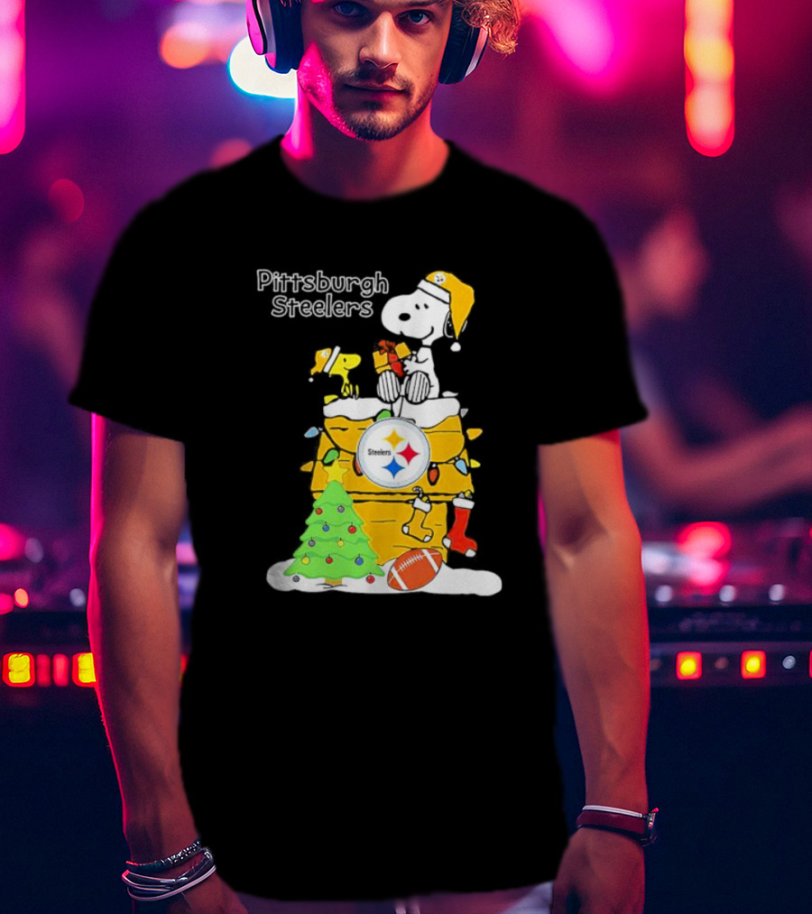 Pittsburgh Steelers Christmas Snoopy Rooftop Holiday Scene T-Shirt