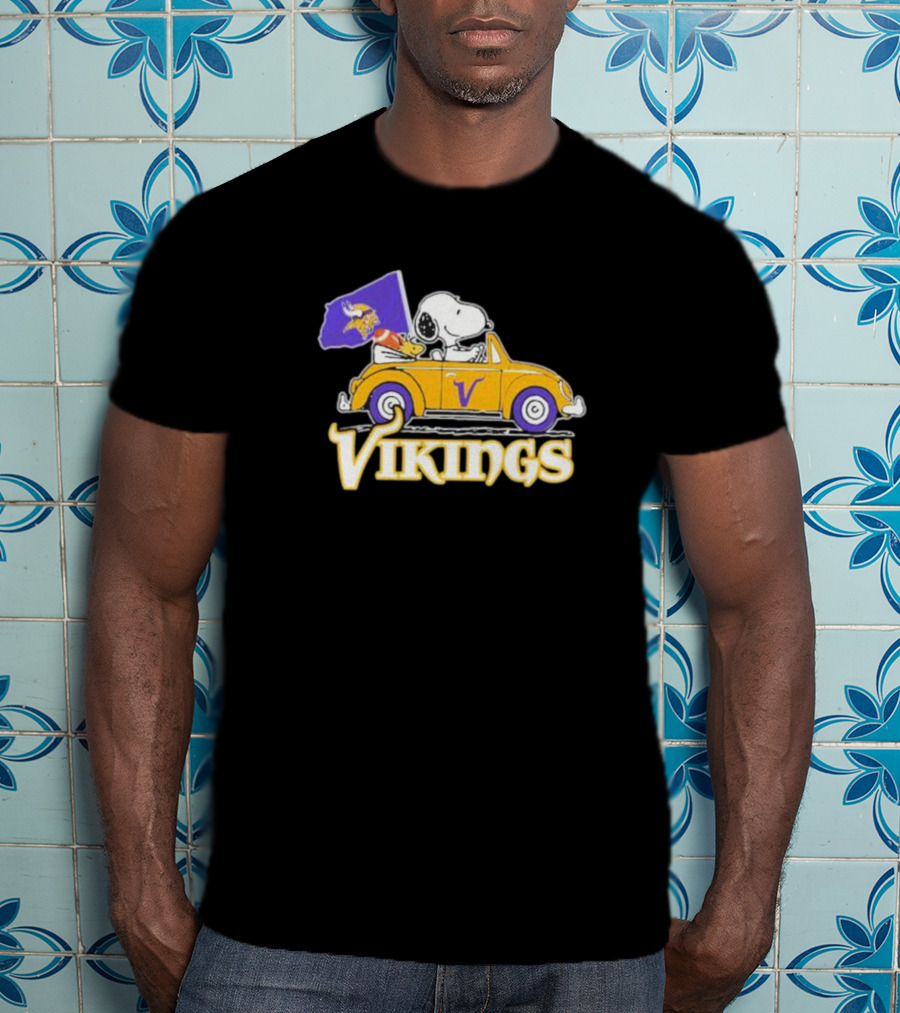 Snoopy Woodstock Driving Car With Vikings Flag Minnesota NFL T-Shirt