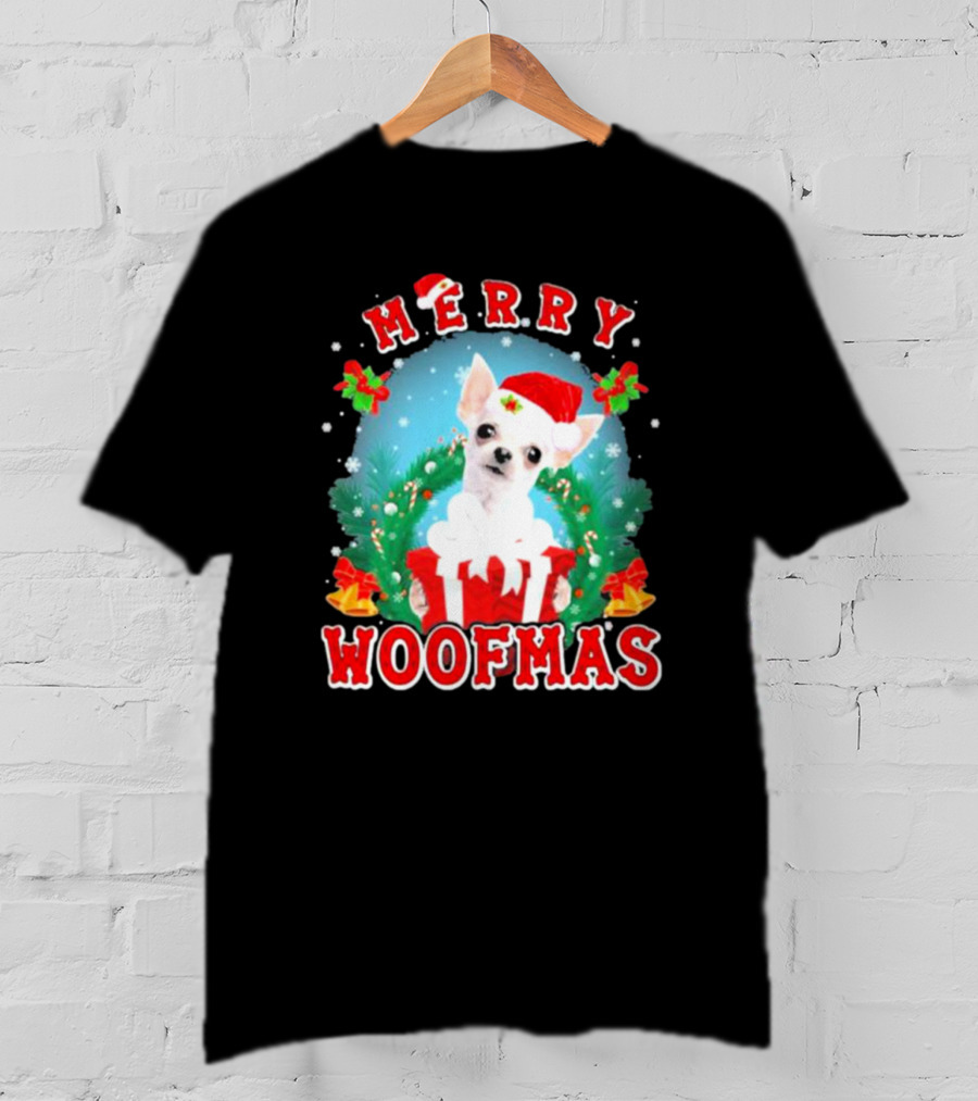 Chihuahua Merry Woofmas Santa Hat Wreath And Gift Box T-Shirt