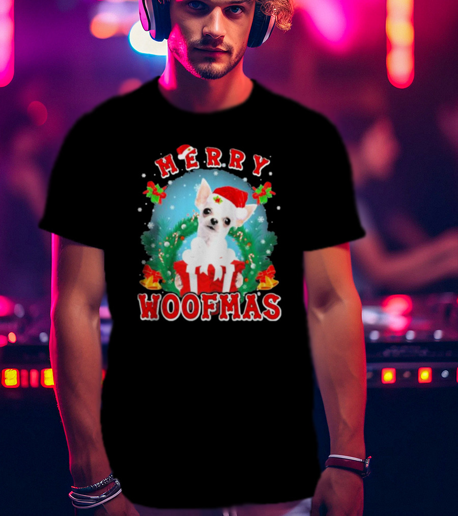 Chihuahua Merry Woofmas Santa Hat Wreath And Gift Box T-Shirt