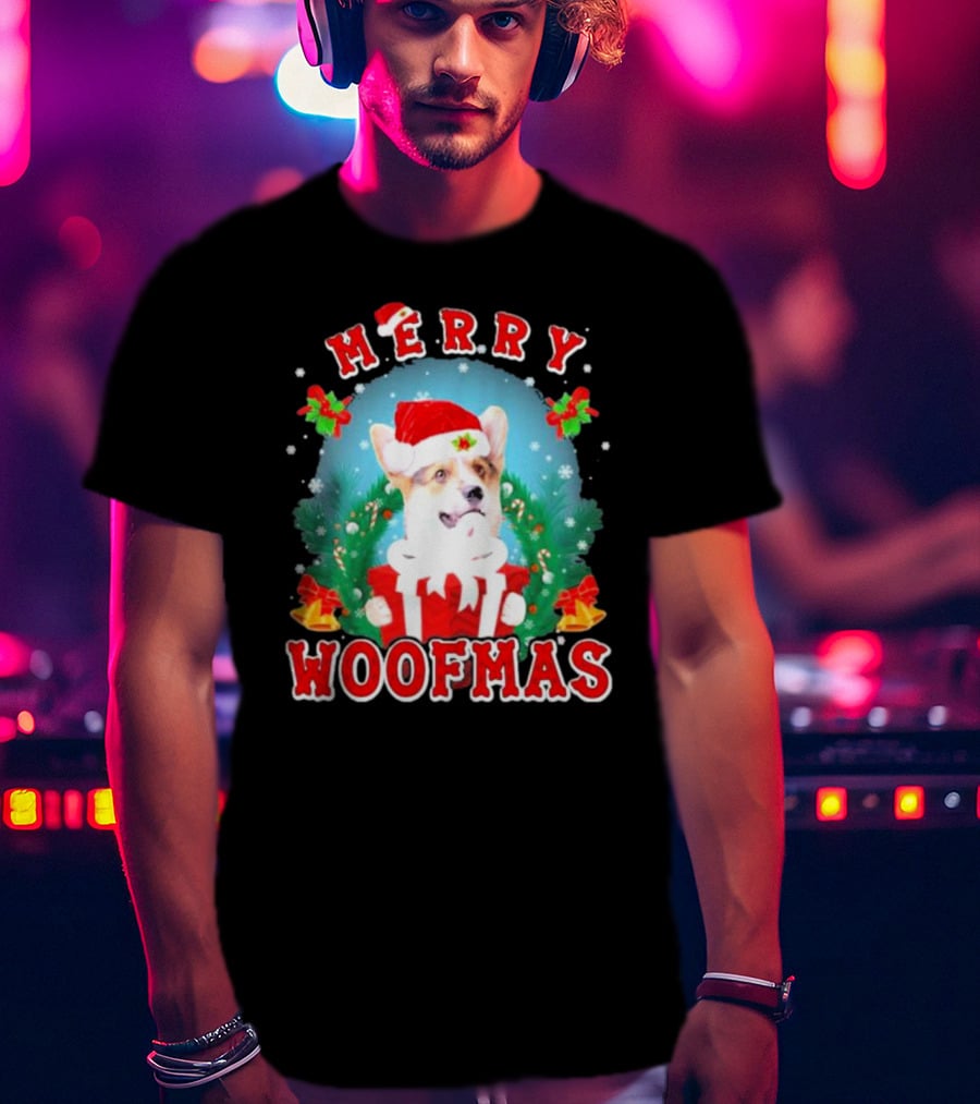 Merry Woofmas Welsh Corgi In Santa Hat With Presents And Christmas Decorations T-Shirt
