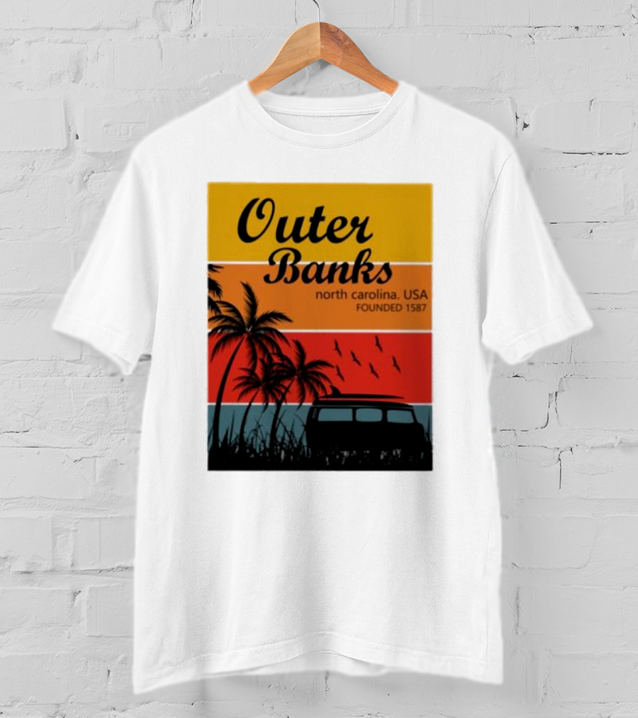 Outer Banks North Carolina USA Founded 1587 Vintage Car Beach Palm Trees T-Shirt