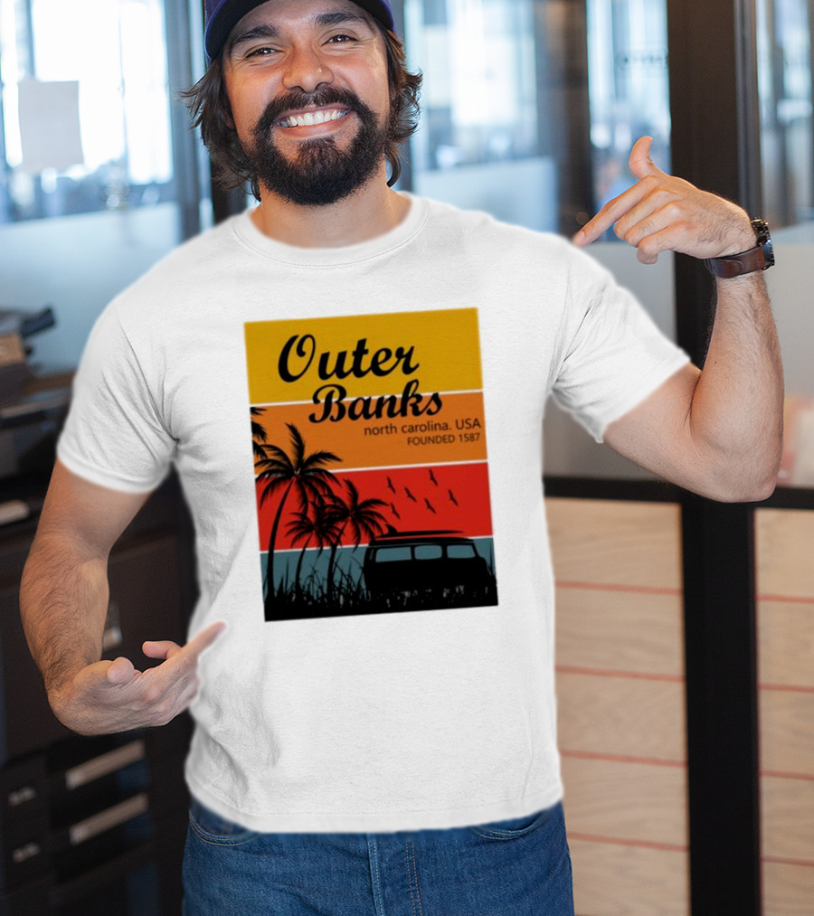 Outer Banks North Carolina USA Founded 1587 Vintage Car Beach Palm Trees T-Shirt