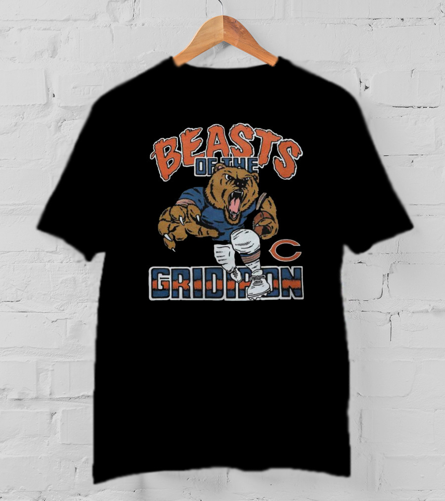 Chicago Bears Beasts Of The Gridiron Vintage Bear Mascot Football T-Shirt