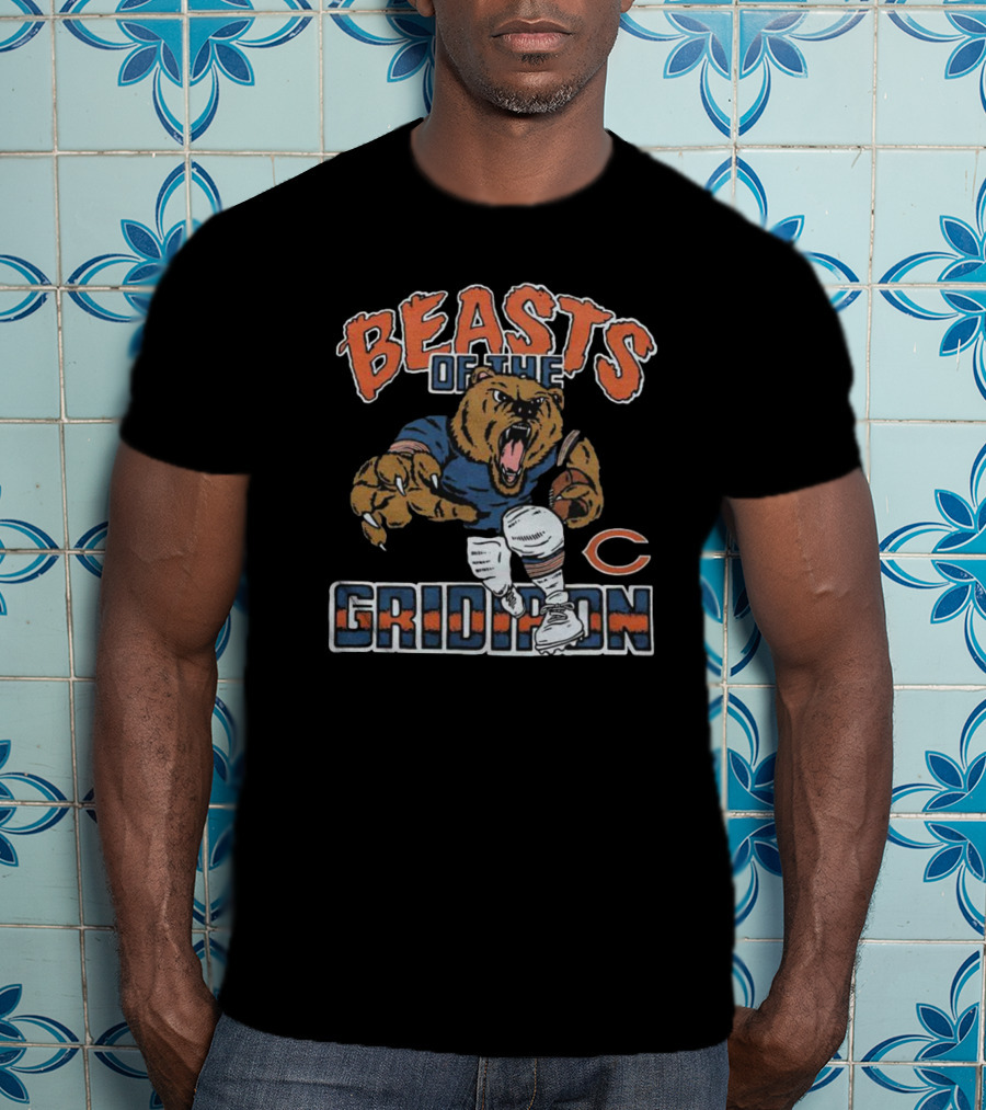 Chicago Bears Beasts Of The Gridiron Vintage Bear Mascot Football T-Shirt