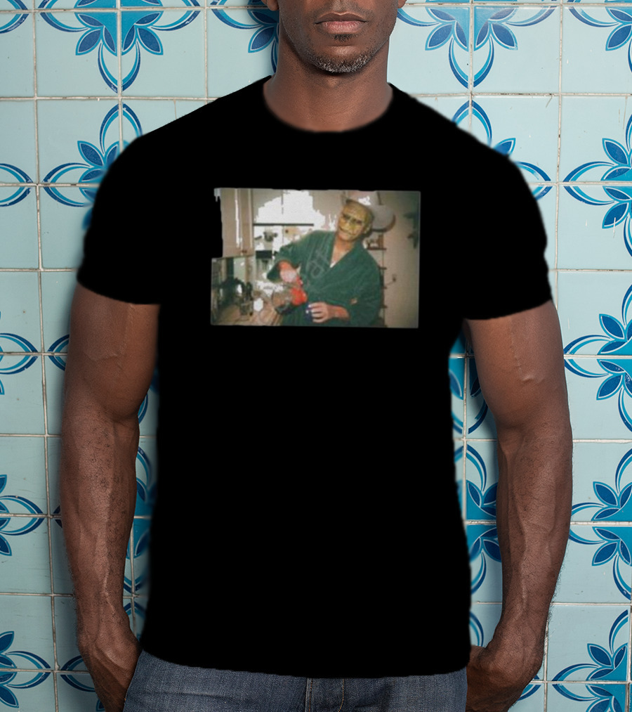 Mac Demarco Lizard Man Pouring Coffee In Kitchen T-Shirt