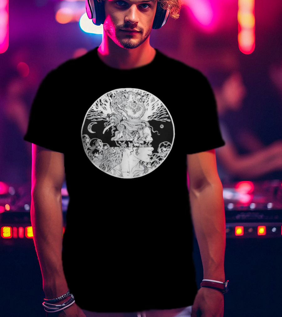 Critical Role Laudna Character Art Moon T-Shirt