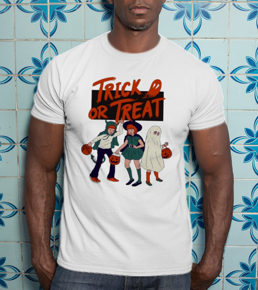 Trick Or Treat Friends In Halloween Festival With Pumpkins Ghost Costume T-Shirt