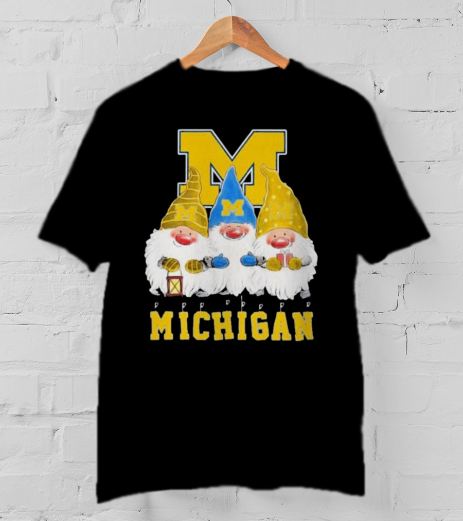 Michigan Wolverines Gnomes Merry Christmas T-Shirt