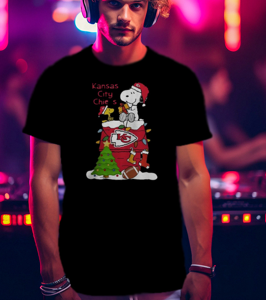 Kansas City Chiefs Christmas Snoopy And Woodstock Santa Scene T-Shirt