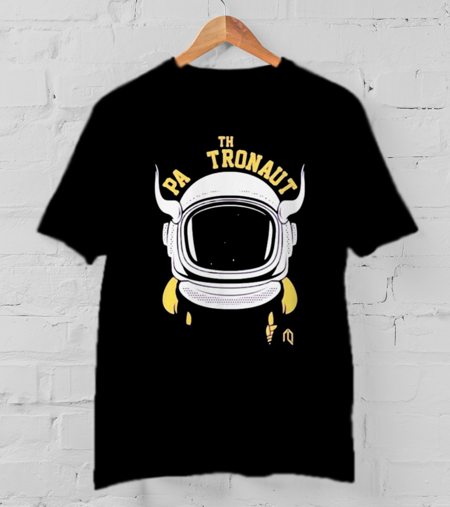 TH PA TRONAUT Minnesota Vikings Helmet T-Shirt