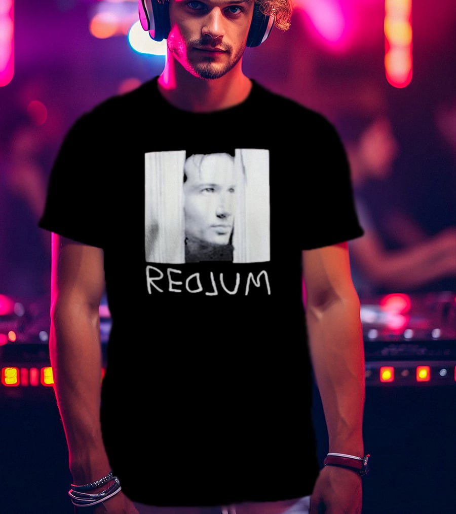 Redrum The Shining Redlum Johnny Face Peeking Through Door T-Shirt