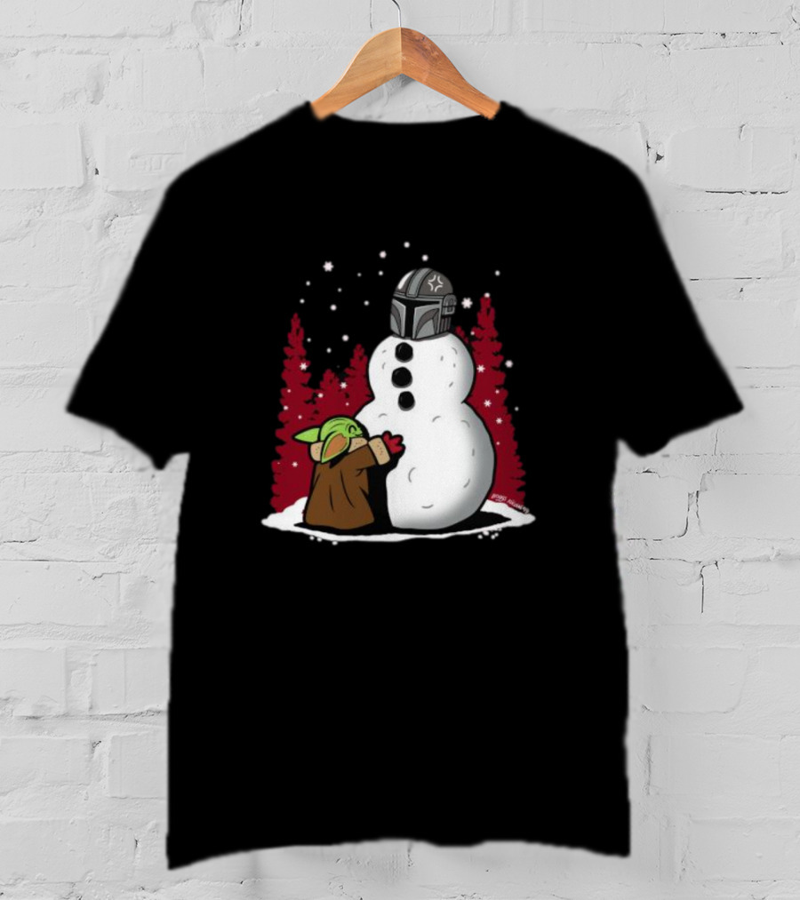 The Best Snowman In The Parsec Yoda Hugs Snowman Mandalorian Helmet Snow Star Wars T-Shirt