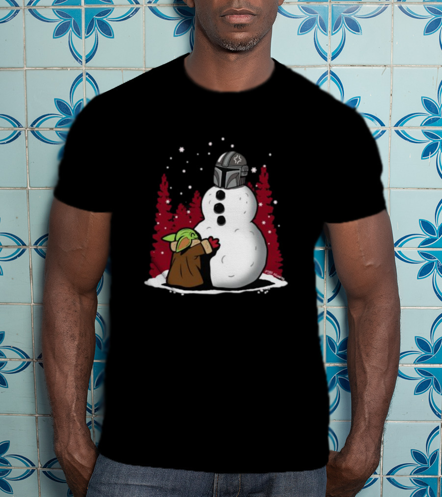 The Best Snowman In The Parsec Yoda Hugs Snowman Mandalorian Helmet Snow Star Wars T-Shirt