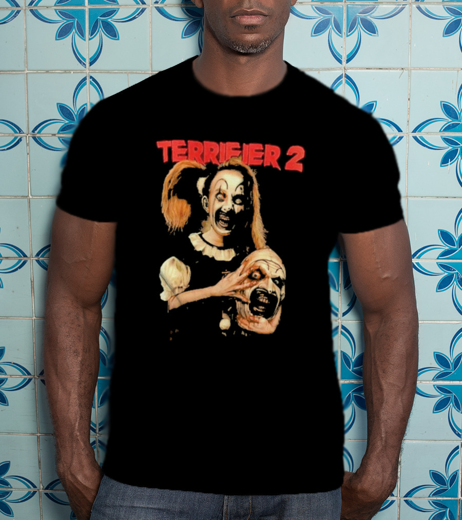 Terrifier 2 Horror Clown Character Holding Severed Head T-Shirt