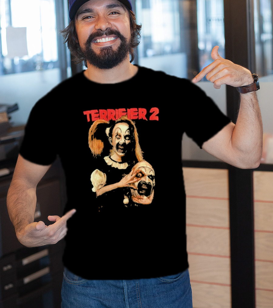 Terrifier 2 Horror Clown Character Holding Severed Head T-Shirt