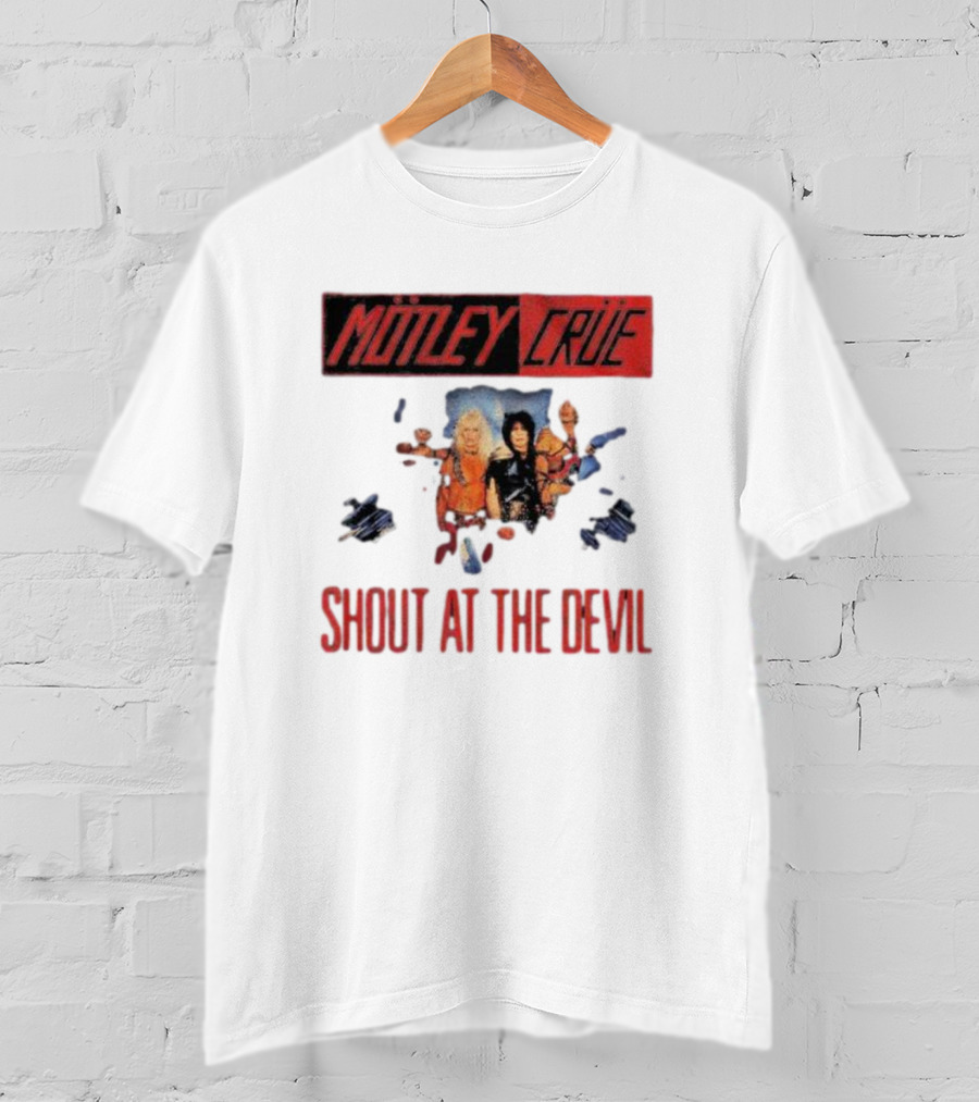 Mötley Crüe Shout At The Devil Classic Album Cover T-Shirt