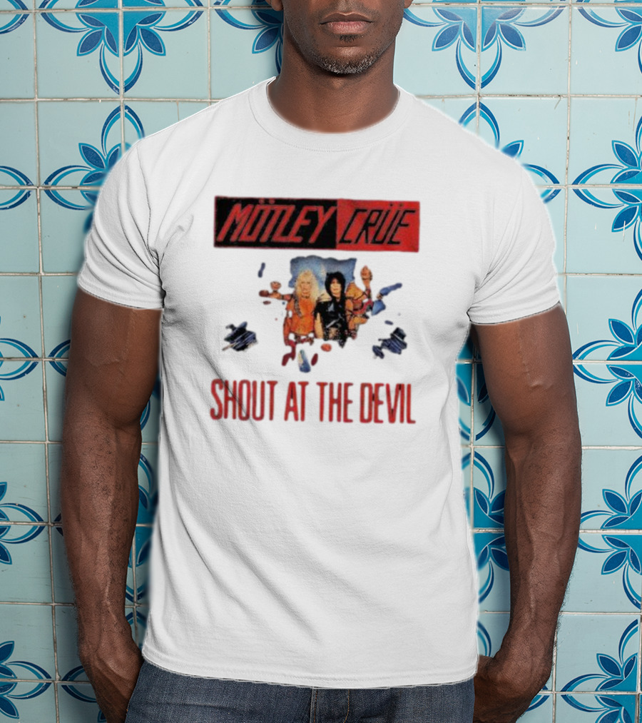 Mötley Crüe Shout At The Devil Classic Album Cover T-Shirt
