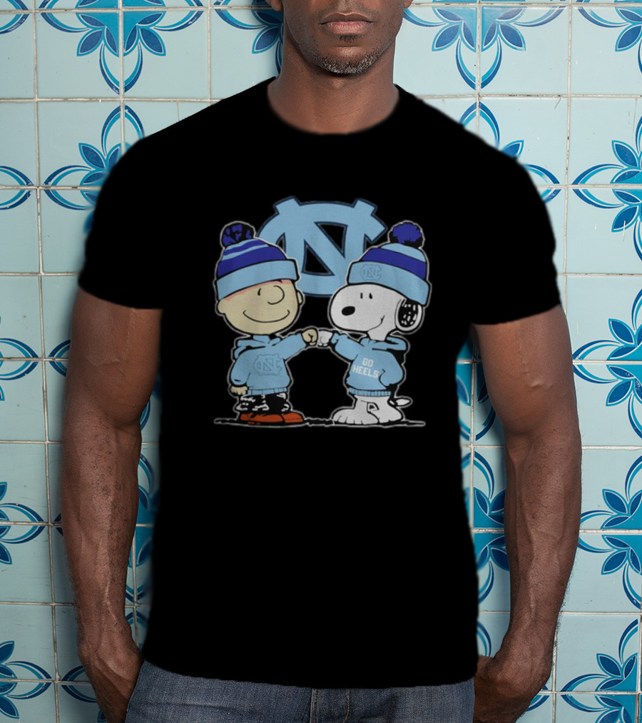 Snoopy And Charlie Brown Go Heels UNC Tar Heels Fist Bump North Carolina T-Shirt