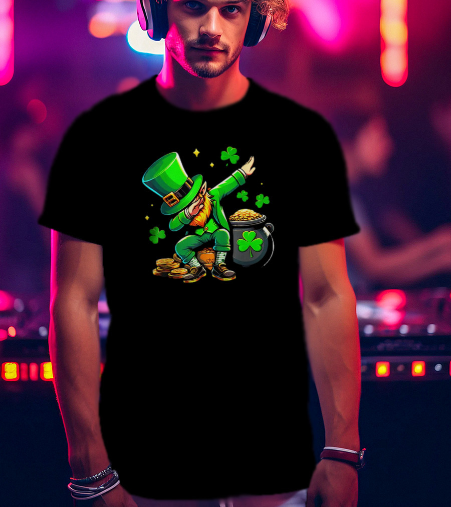 St Patricks Day Dabbing Leprechaun With Pot Of Gold And Shamrocks T-Shirt