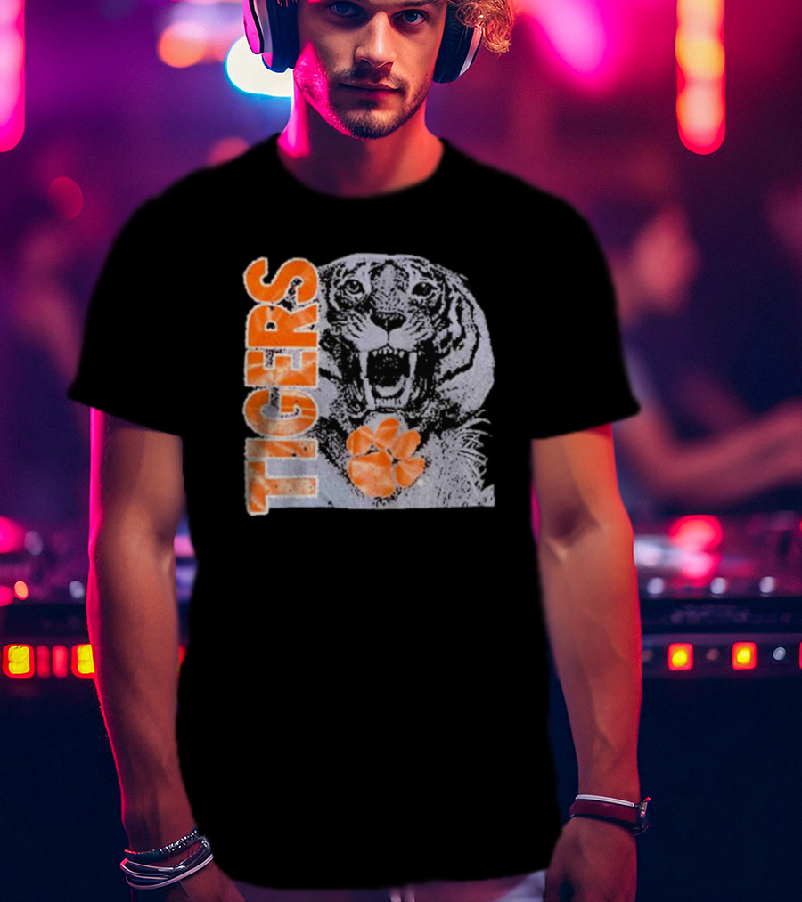 90s Clemson Tigers Vintage College Athletic Roaring Tiger With Orange Paw T-Shirt