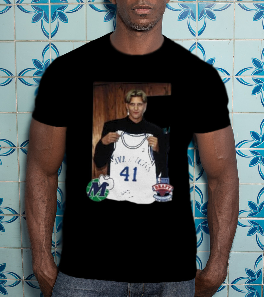 Luka Doncic Dirk Nowitzki Mavericks 41 NBA Draft Jersey Photo T-Shirt