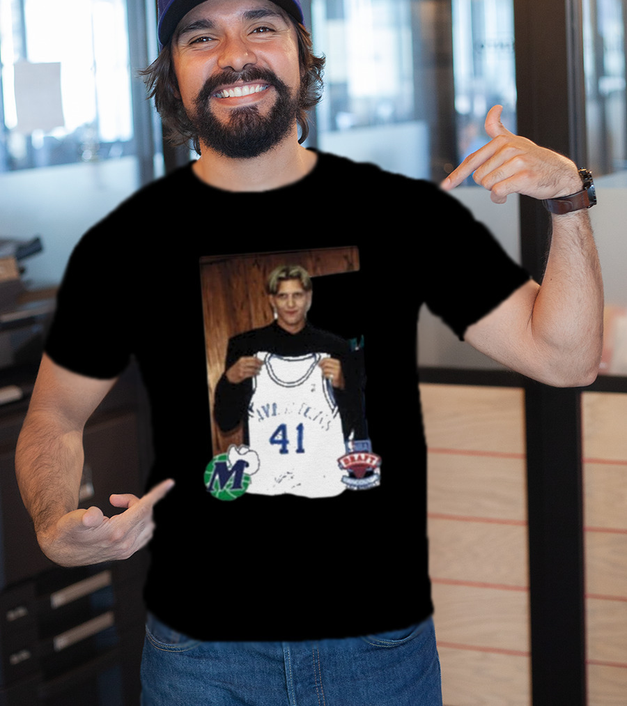Luka Doncic Dirk Nowitzki Mavericks 41 NBA Draft Jersey Photo T-Shirt
