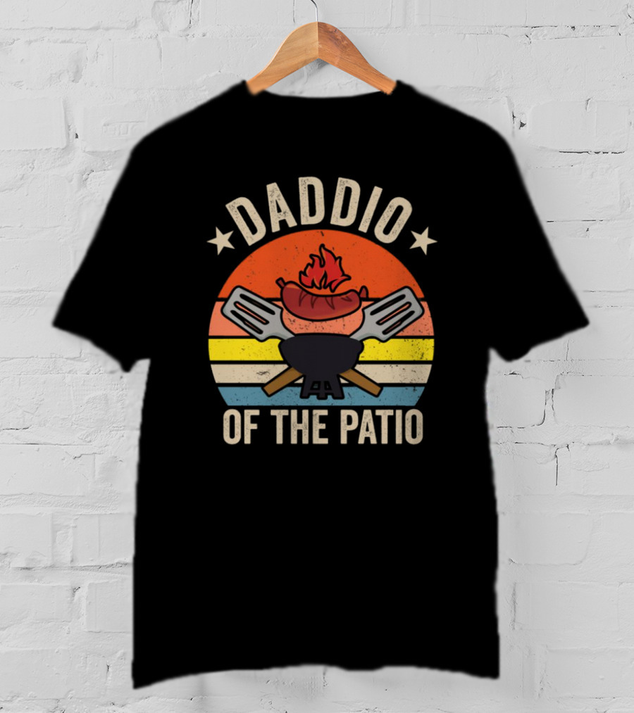 Daddio Of The Patio Vintage BBQ Grill And Sausages Retro T-Shirt