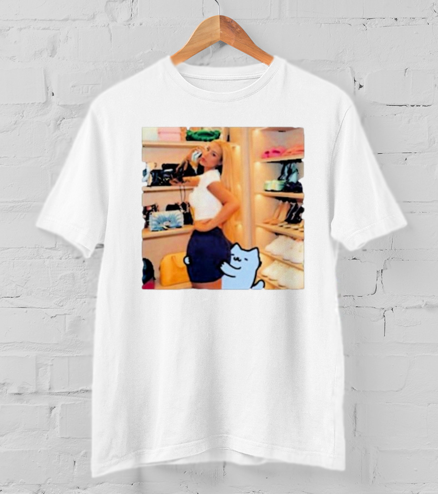 Iggy Azalea Culture Closet Fashion With Cute Cat T-Shirt