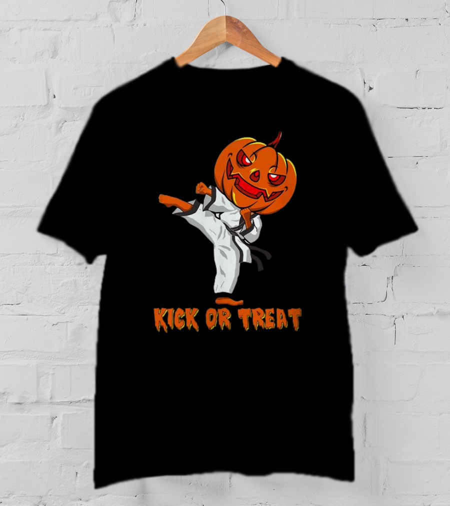Kick Or Treat Taekwondo Pumpkin Halloween T-Shirt