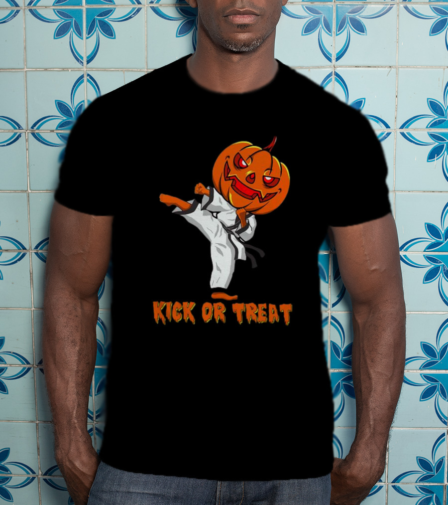 Kick Or Treat Taekwondo Pumpkin Halloween T-Shirt