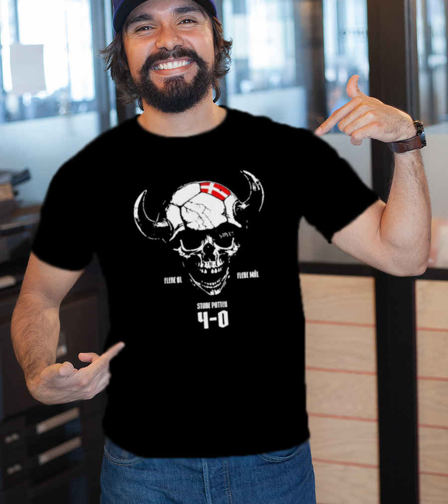Flere Øl Flere Mål Store Patten 4-0 Skull With Horns And Denmark Flag Suspekt Tour T-Shirt