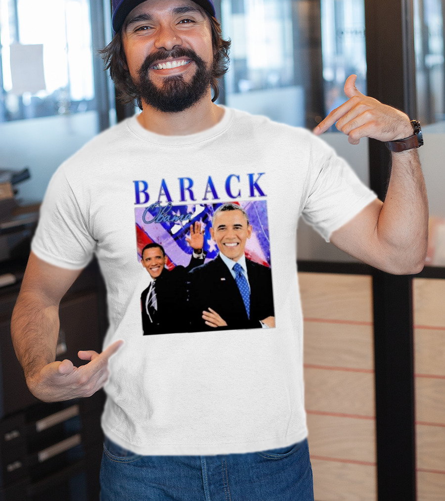 BARACK Obama Smiling Pose With Patriotic Background T-Shirt