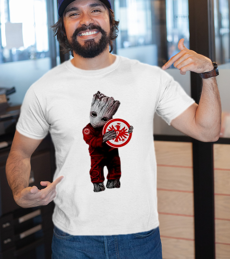 Baby Groot Hugging Eintracht Frankfurt Emblem T-Shirt