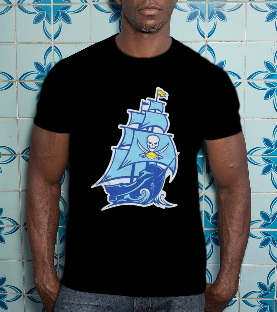 Tampa Bay Buccaneers Rays Ship Skull NFL MLB Mashup T-Shirt