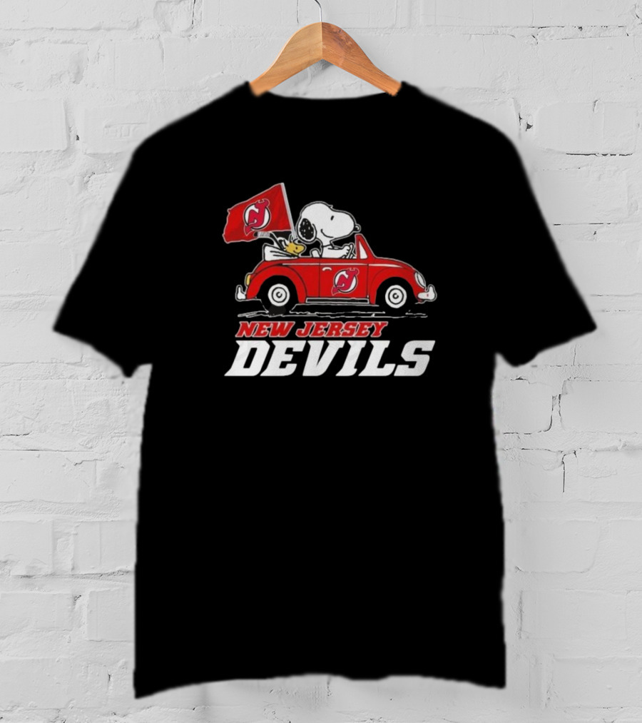 Snoopy And Woodstock Driving Car With New Jersey Devils Flag T-Shirt