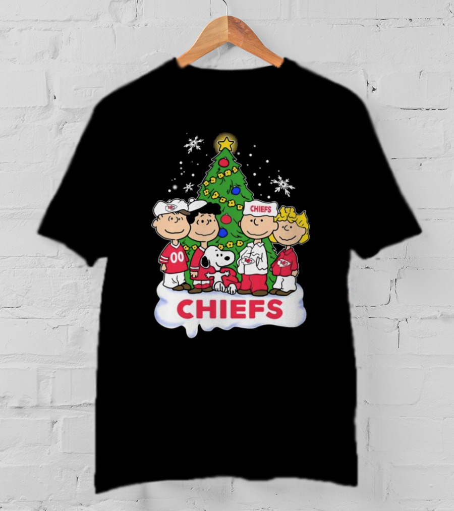 Kansas City Chiefs Snoopy Peanuts Christmas Tree Chiefs T-Shirt