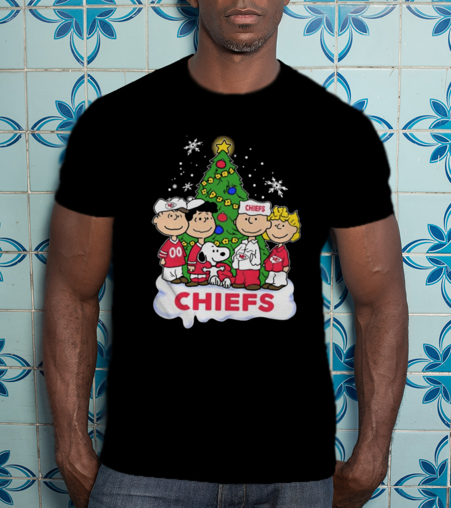 Kansas City Chiefs Snoopy Peanuts Christmas Tree Chiefs T-Shirt