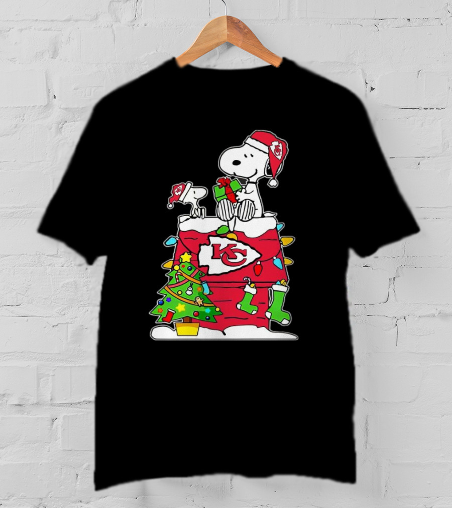 NFL Kansas City Chiefs Snoopy Woodstock Christmas Tree T-Shirt